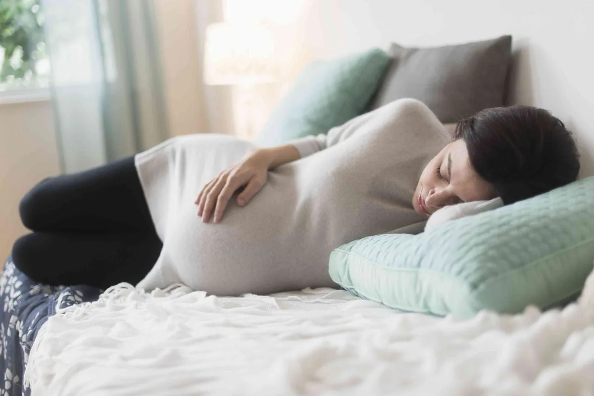 bầu bị tụt huyết áp là nguyên nhân phổ biến gây hoa mắt khi mang thai